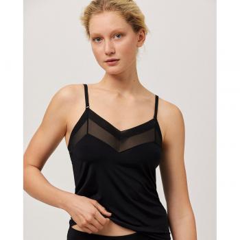 Camiseta de mujer Ysabel Mora con tirantes y escote de tul