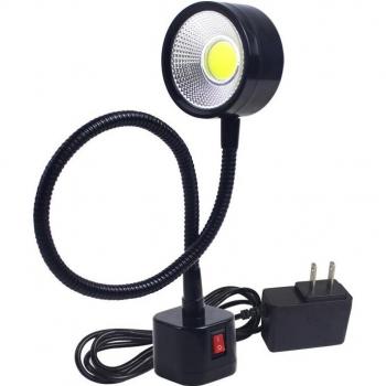 LED Arbeitsleuchte mit Magnetfuß, schwenkbarer Gelenkkopf, 5 Watt für Näharbeiten