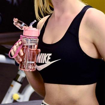 Bouteille à secouer pour le fitness