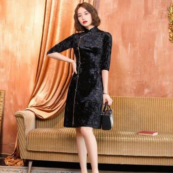 Klassischer Cheongsam im Vintage-Stil