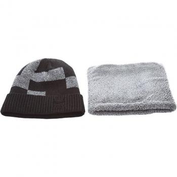 Chapeau et écharpe en peluche