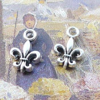 Breloques en forme de Fleur De Lis, 30 pièces, 14x9mm, en alliage mixte, couleur argent antique