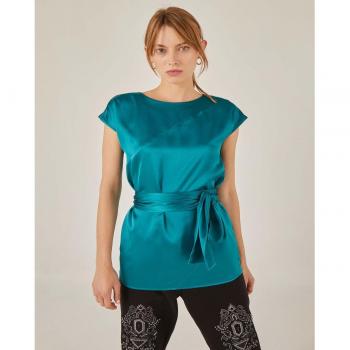 Blusa de Mujer con Cortes y Fajín NIZA - Diseño Moderno y Elegante