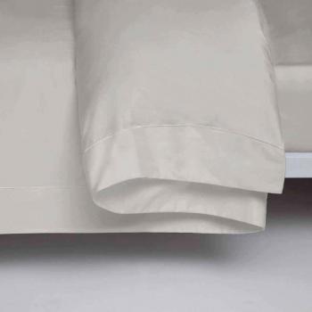 Couette blanche pour lit king de la marque Belledorm