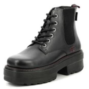 Kick Helena - 41