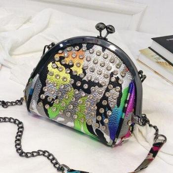 Diamond Chain Shell Messenger Bag for Women