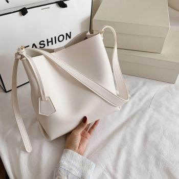 Winterliche Schulterhandtasche aus PU Leder
