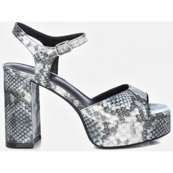 Sandalias Xti 141162 en negro para mujer