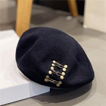 Gorro Ahuecado Botones Mujer