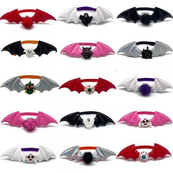 Pajaritas para mascotas con cráneo de calabaza