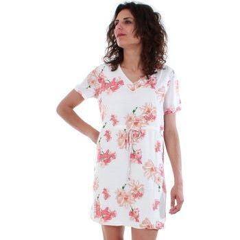Blusa Blanca de Lino Vero Moda con Patrón Florido