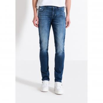 Jeans Ozzy Tapered Fit en Denim Elástico Azul Mediano Power