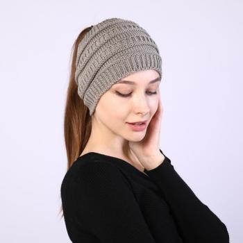 Chapeau à queue de cheval en laine pour femmes