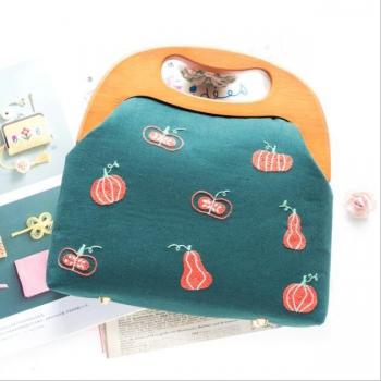 Set de Bordado Europeo con Cinta Tridimensional y Bolsa de Madera