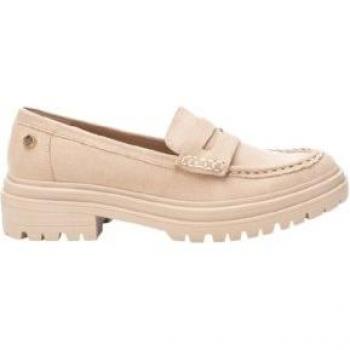 Mocasín XTI estilo 142655 con tonalidad beige para mujer