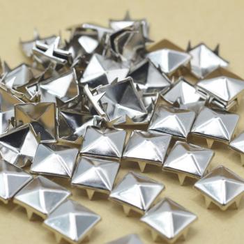 KALASO 100PCS Silver Pyramid Claw Nails for DIY Accessories