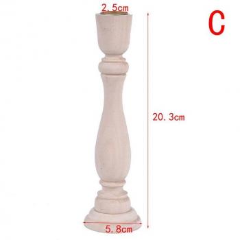Candelabro clásico de madera sin terminar