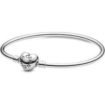 PANDORA - Pulsera rígida Moments en plata de ley con cierre Corazón para charms