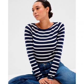 Camiseta de mujer de rayas con cuello barco