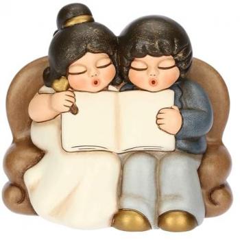 Coppia Anniversario in Ceramica Decorata a Mano con Libro, Grande