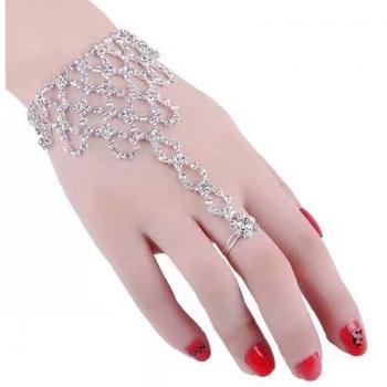 Bracelet tendance en strass argenté pour femmes