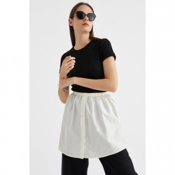 Camisa Falda Mirach en Crema: Elegancia sin Esfuerzo
