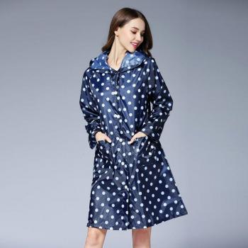 Chaqueta de lluvia con capucha para mujer
