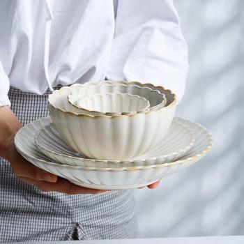 Japanische Blütenplatte