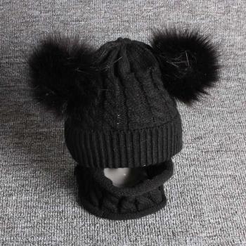 Conjunto de gorro y bufanda para bebé en punto