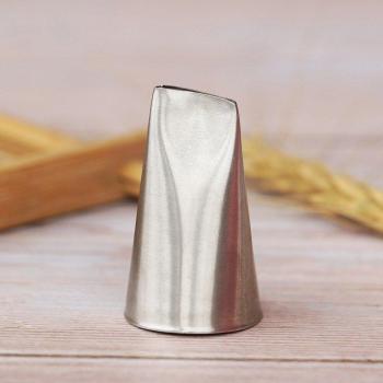 Tulip Rose Petal Piping Tip #121