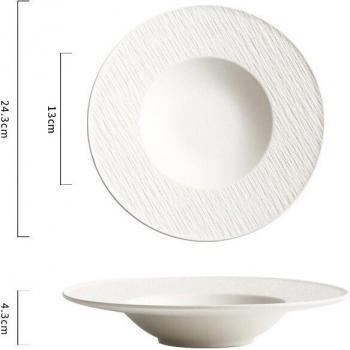 Cuenco de paja con diseño sombrero