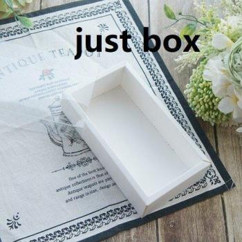 Emballage gourmand mariage – boîte blanche PVC 15,2 × 7,8 × 4 cm, 10 bonbons