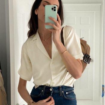 Blusa Rosa Satén con Cuello Vuelto