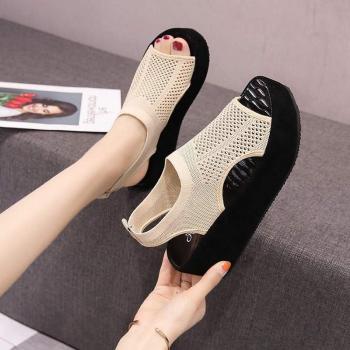 Schlupf-Sandalen für Frauen mit Riemen
