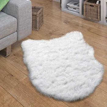 Cuscini Romantiques – Tappeto Bianco in Pelliccia Eco 80x120