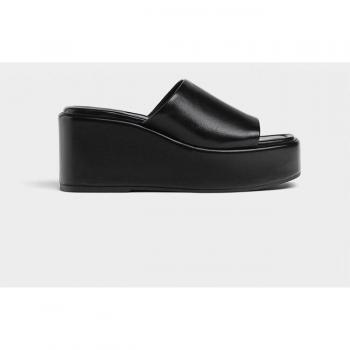 Stradivarius 3-Inch High-Heel Platform Clogs in Black