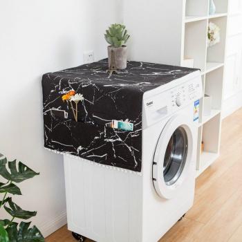 Couvercle de micro-ondes avec poche pour boule de cheveux