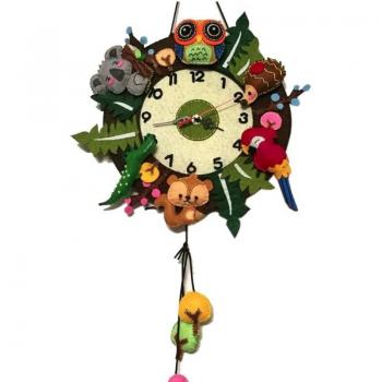 Reloj de Tela Hecho a Mano con Animales