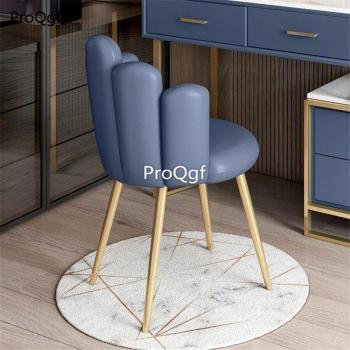 Nordic Minimalist Seat