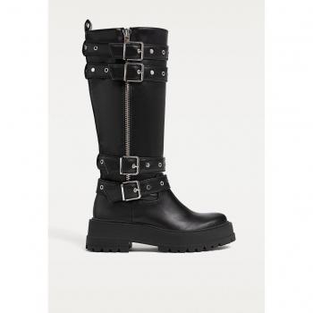 Stradivarius - Flache schwarze Stiefel mit dicker Sohle 36