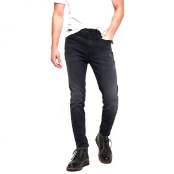 Jean Travis di Superdry