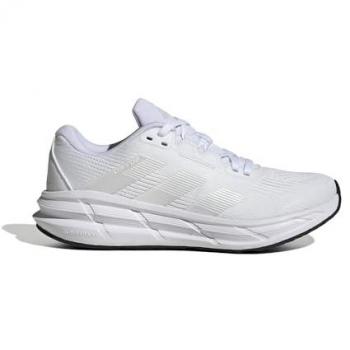 Questa è la Serie Questar 3 di Adidas in bianco