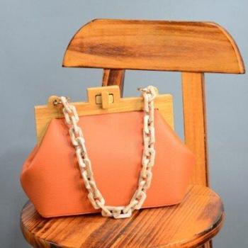 Bolsa de noche con cadena acrílica
