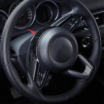 Cubierta de Volante CX5 en Estilo Carbonado con Detalle de Moldura