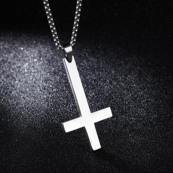 Collier homme avec pendentif croisé inversé en acier inoxydable