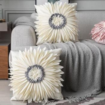 Luxe Chrysant‑Kussen voor Thuisdecoratie – Blauwe en Witte Drie‑Dimensie
