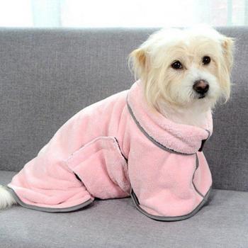 Pijama Peluda: Bata Suave con Absorción Coral