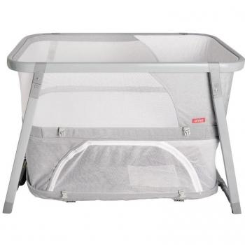 Minicuna Onna de la marca SOMNIA modelo Fresh en color gris con colchón, sábana y mosquitera