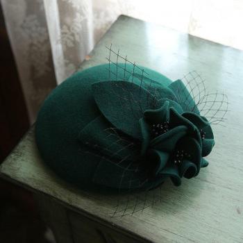 Sombrero de flores de malla para mujer