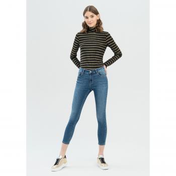 Jeans skinny effetto sollevante lavaggio medio